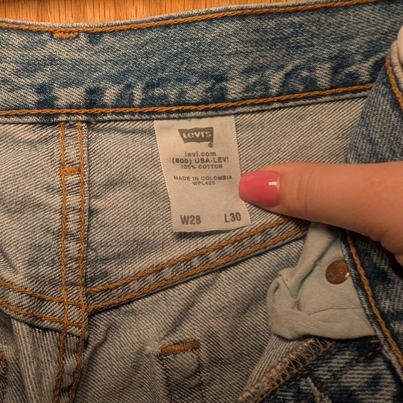 Vintage Levi's 501 Jeans Women's 28x30 USA Made Button Fly Distressed Denim - Picture 3 of 7